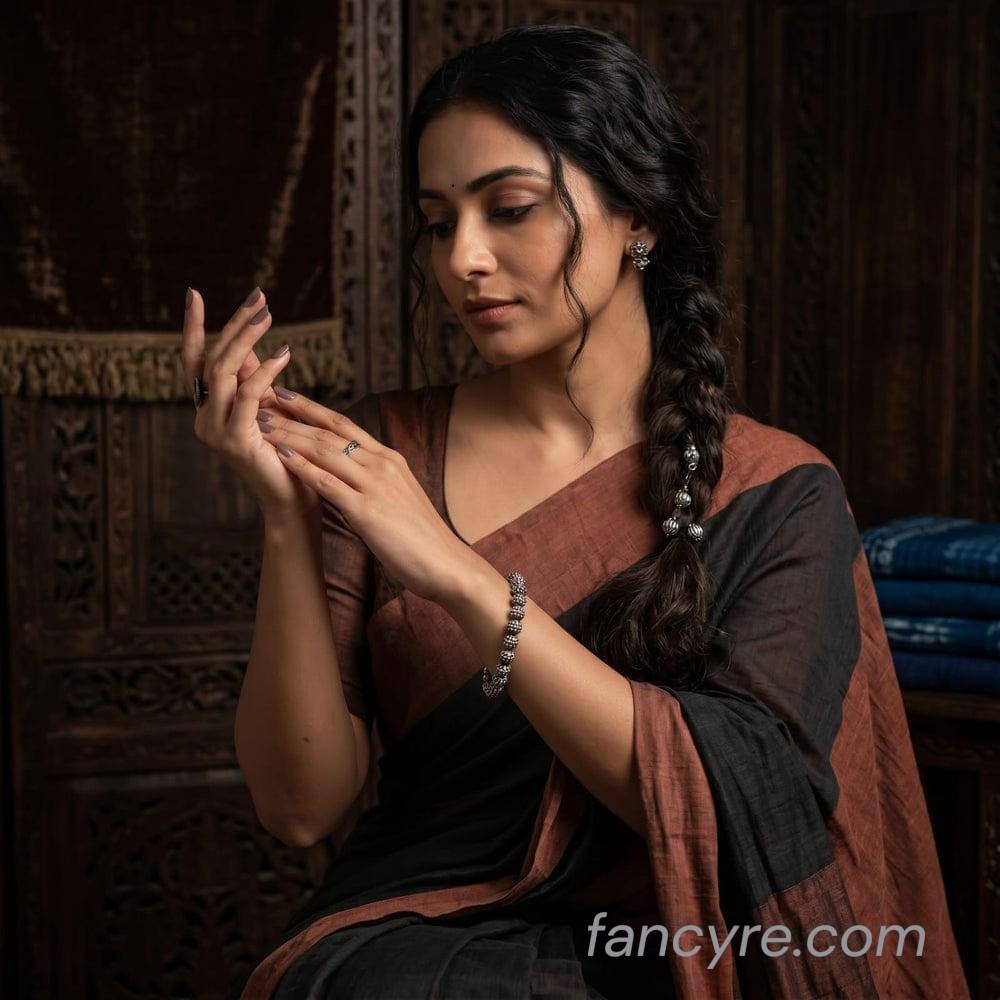 The Padmakali Oxidized Bangle