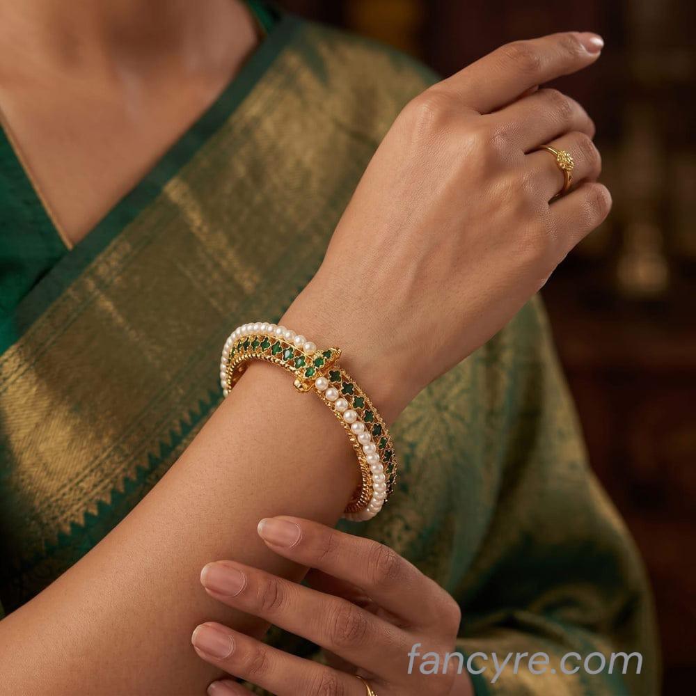 The Darshini Moti Bangle