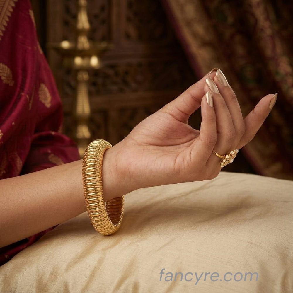 The Shuba Antique Goldforming Bangle