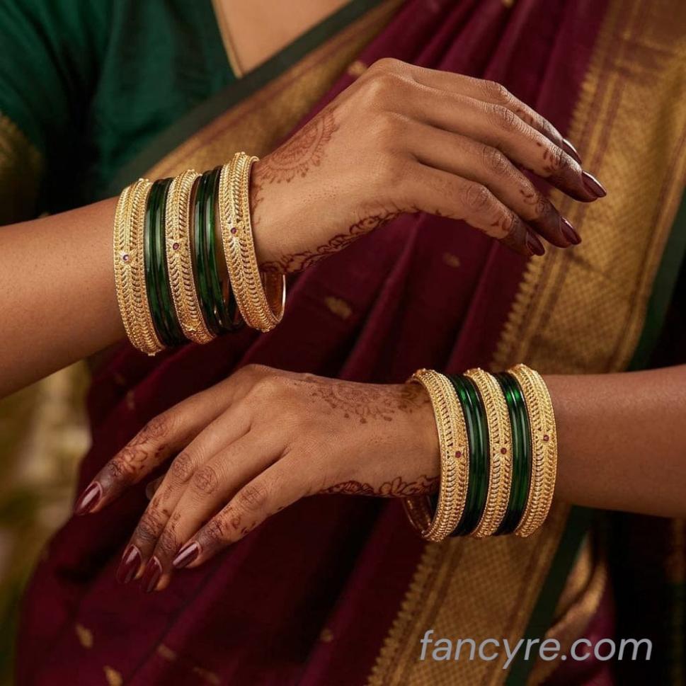 The Shambhavi Antique Goldforming Bangle