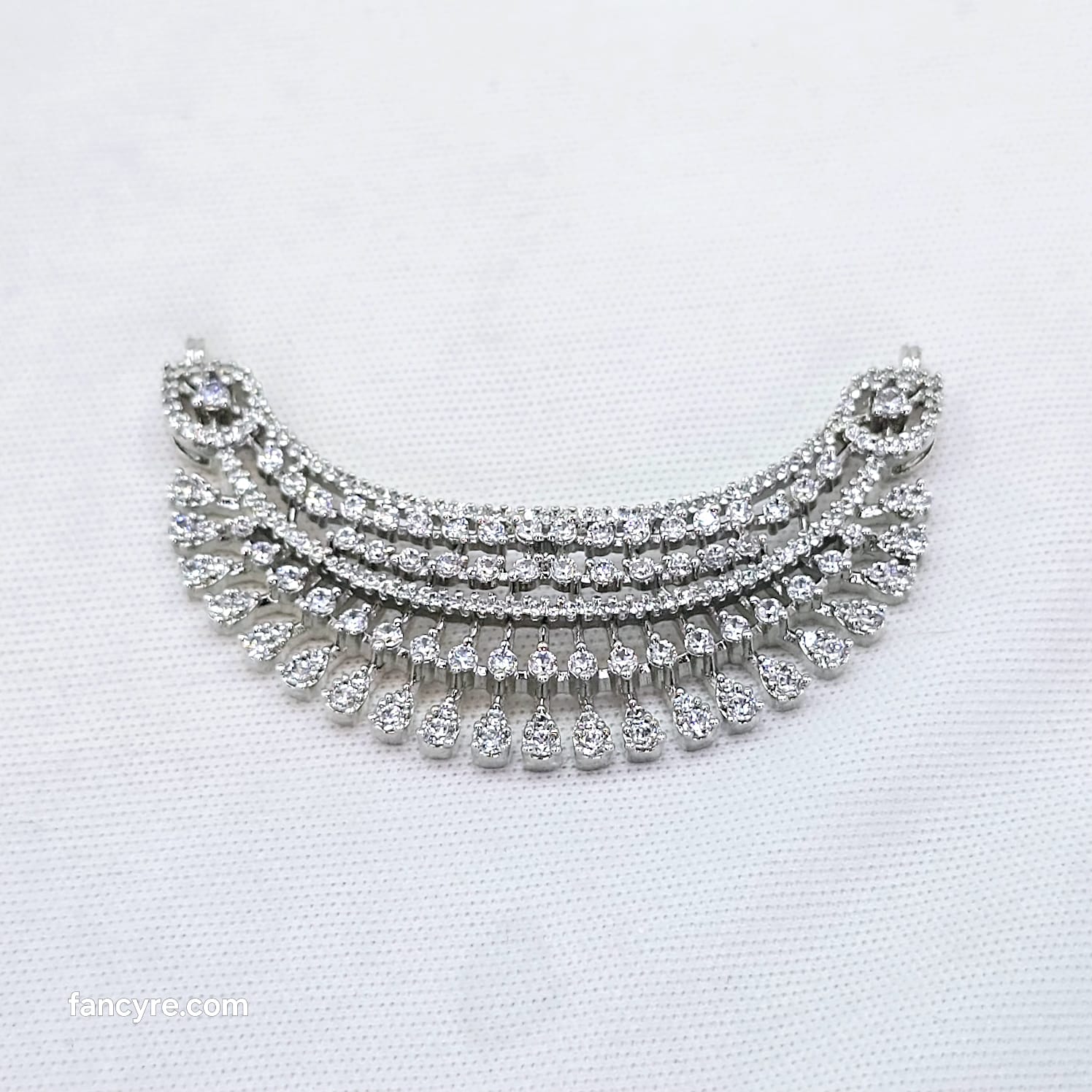 The Vera Whitegold A.D Pendant Earring (M.S)