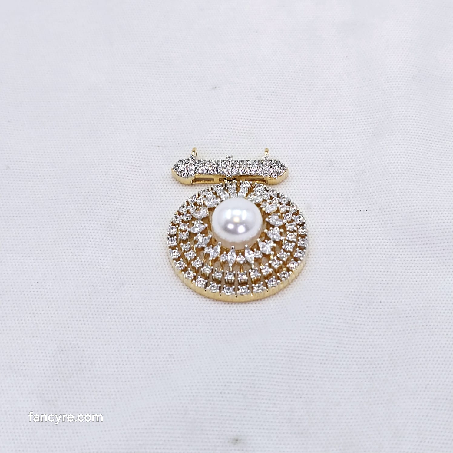 The Gianna Yellowgold A.D Pendant Earring (M.S)