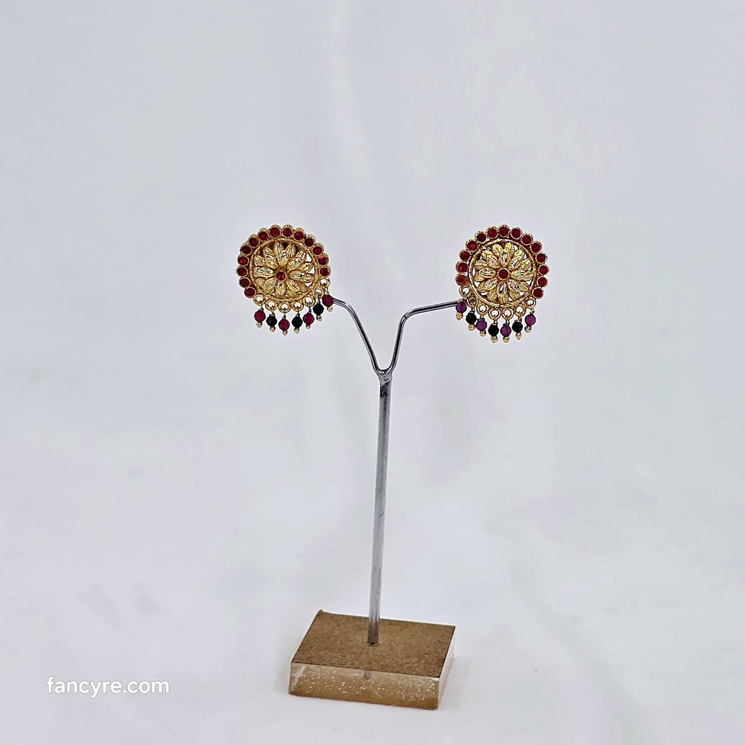 The Niki Antique Goldforming Earring