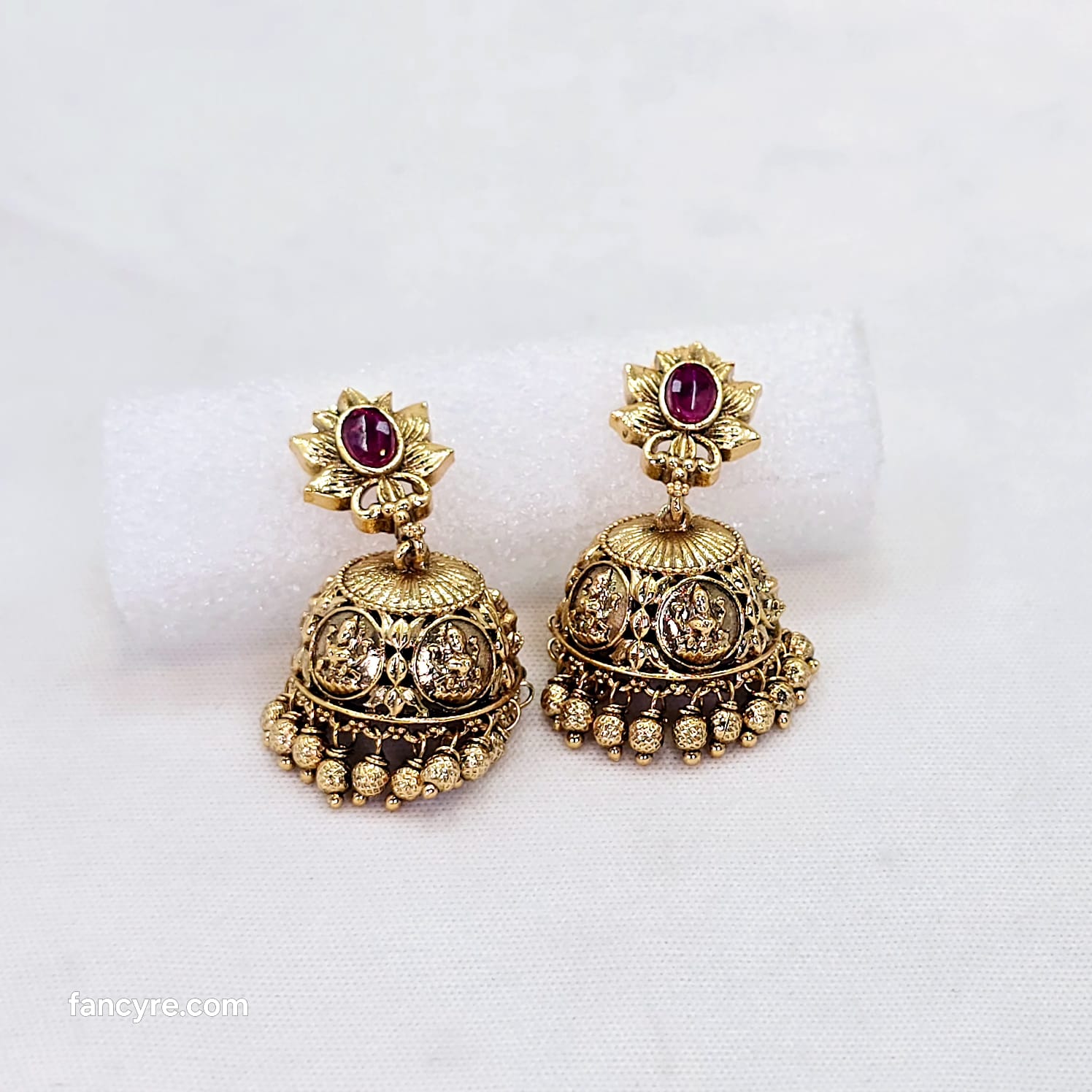The Tamini Kempu Earring