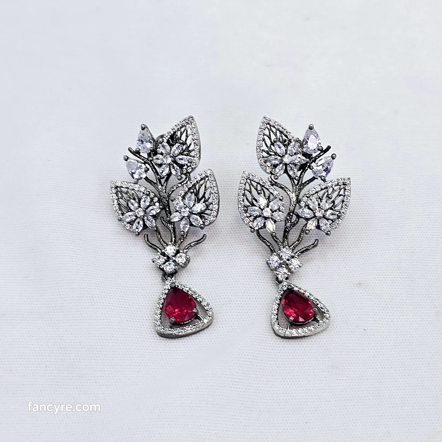 The Sian Blackgold A.D Earring
