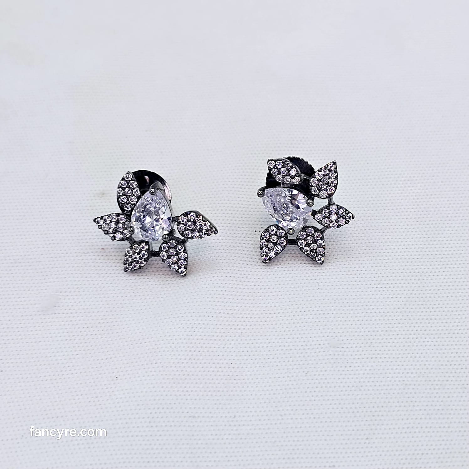 The Dora Blackgold A.D Earring