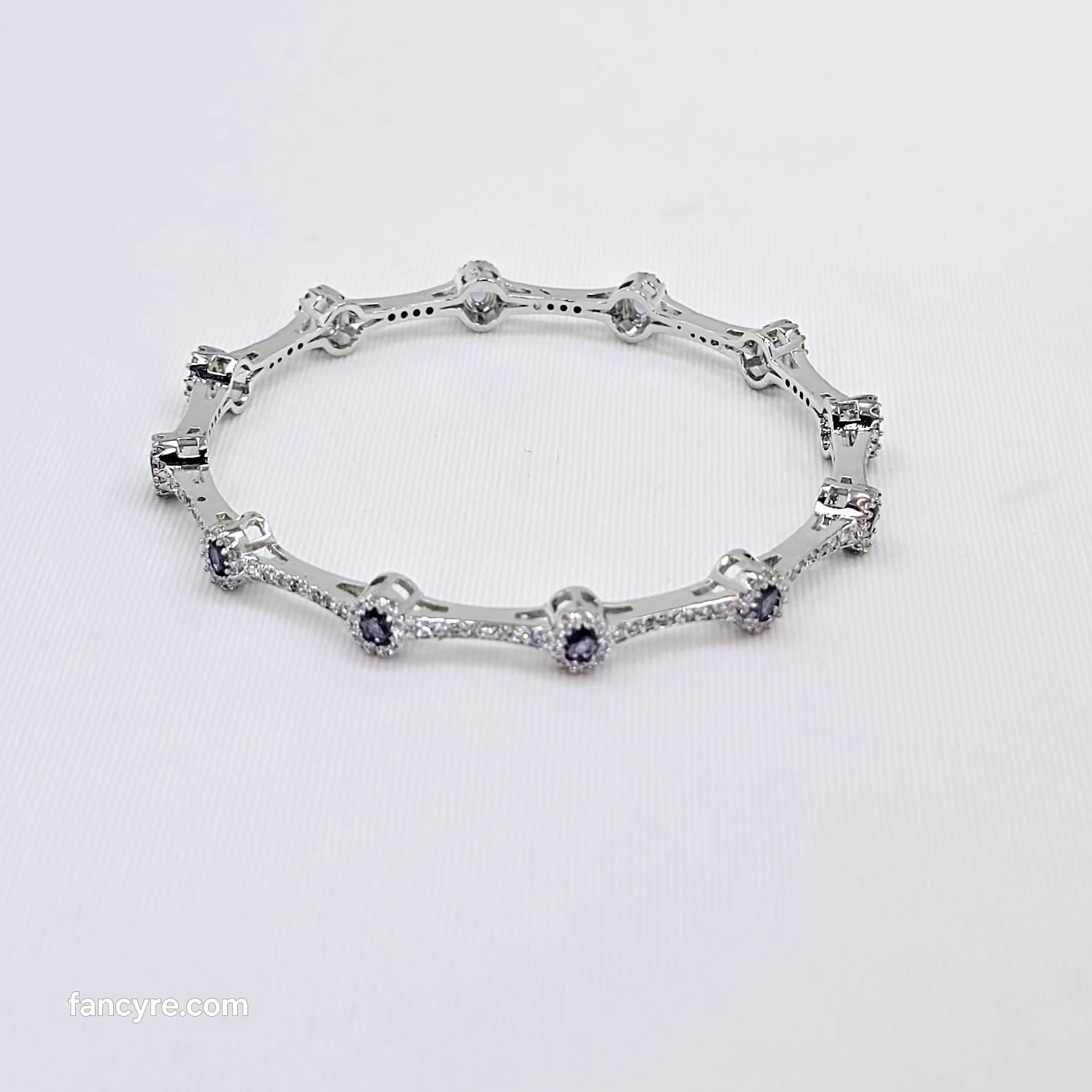 The Juniper Whitegold A.D Bangle