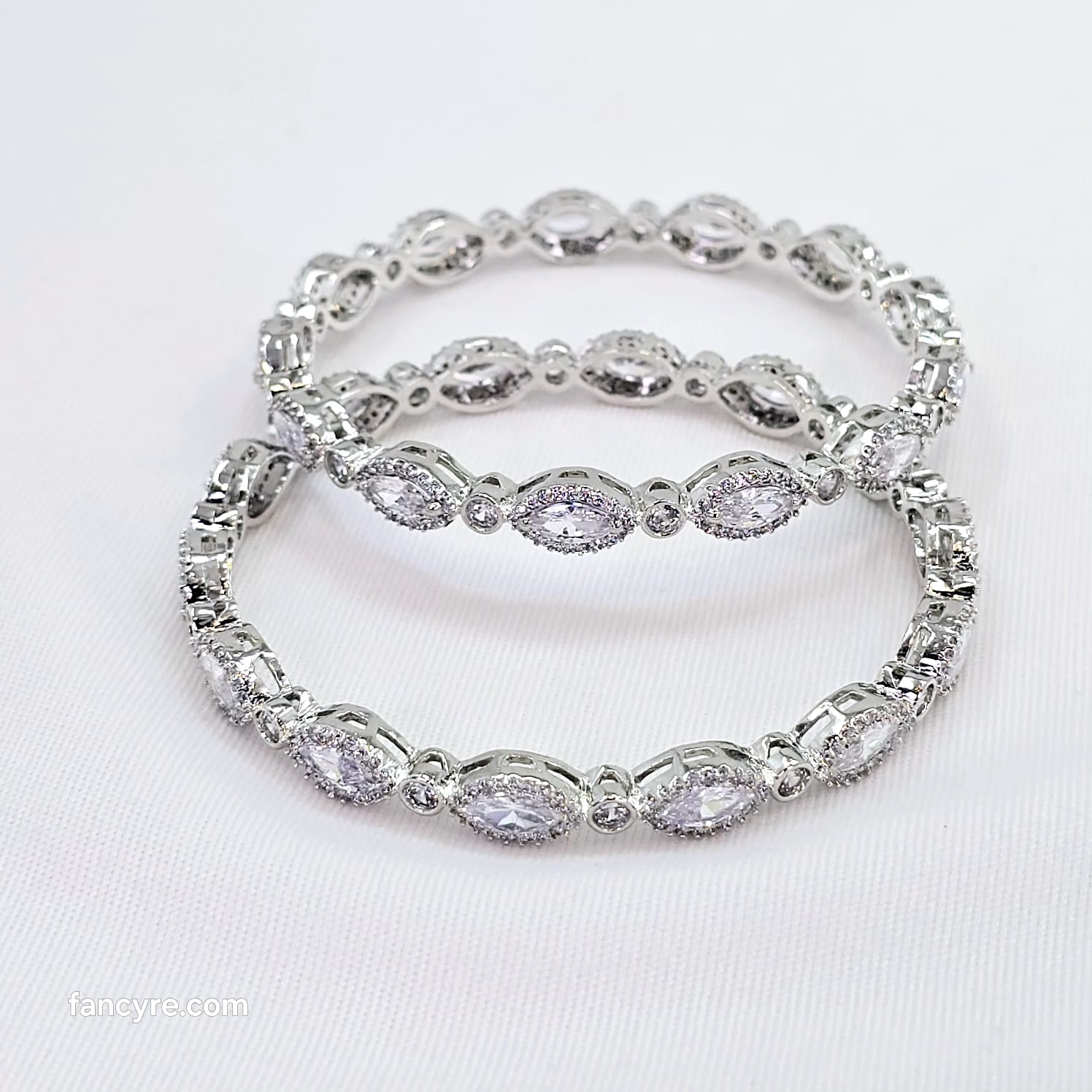 The Faye Whitegold A.D Bangle