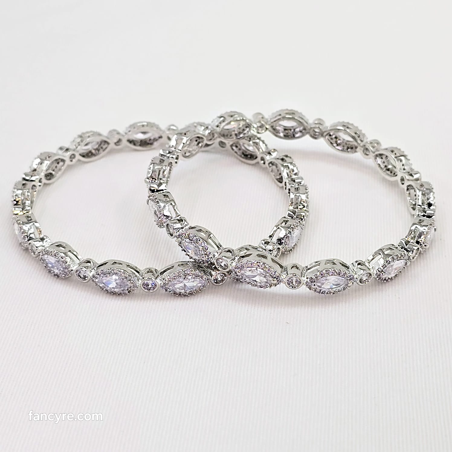 The Faye Whitegold A.D Bangle