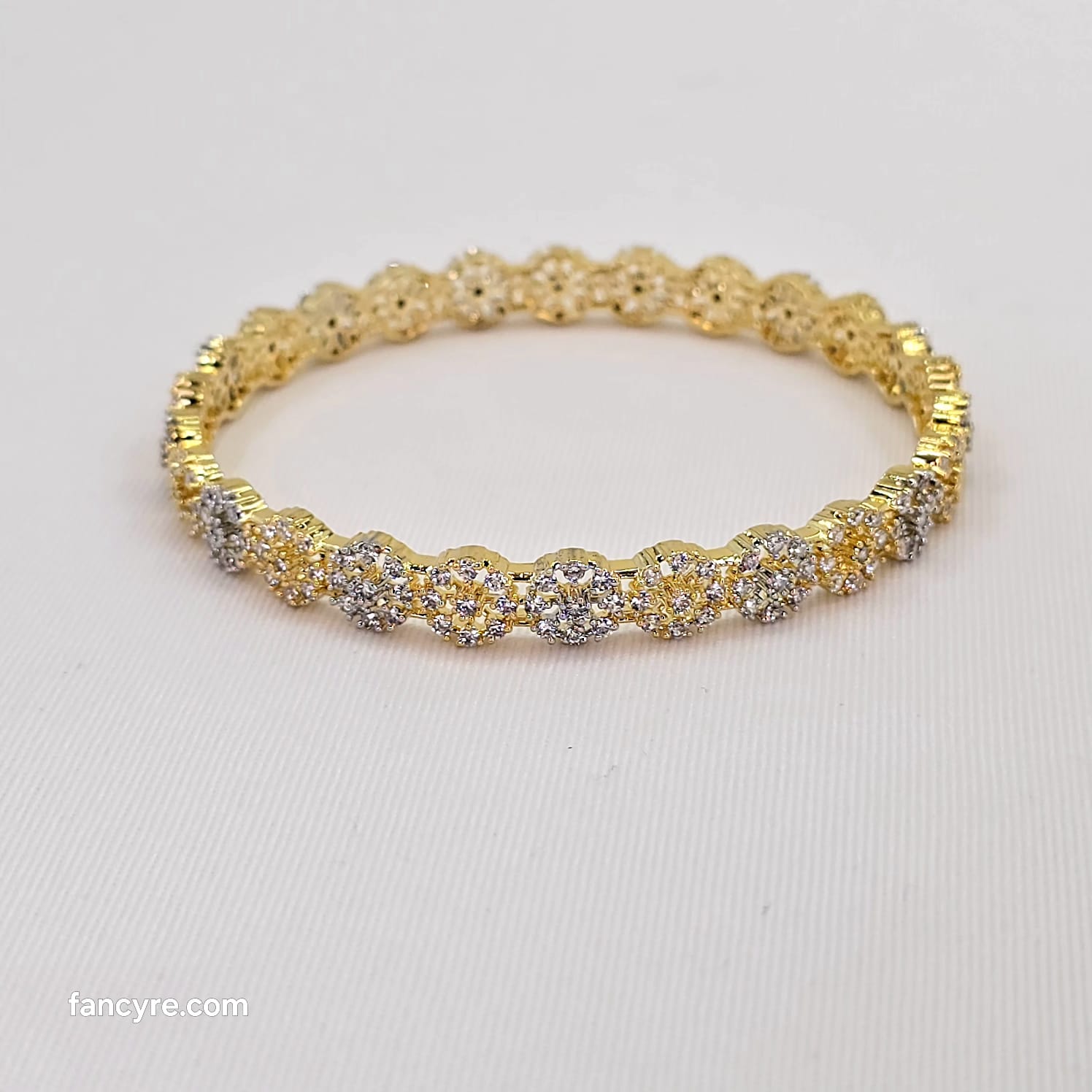 The Clare Yellowgold A.D Bangle