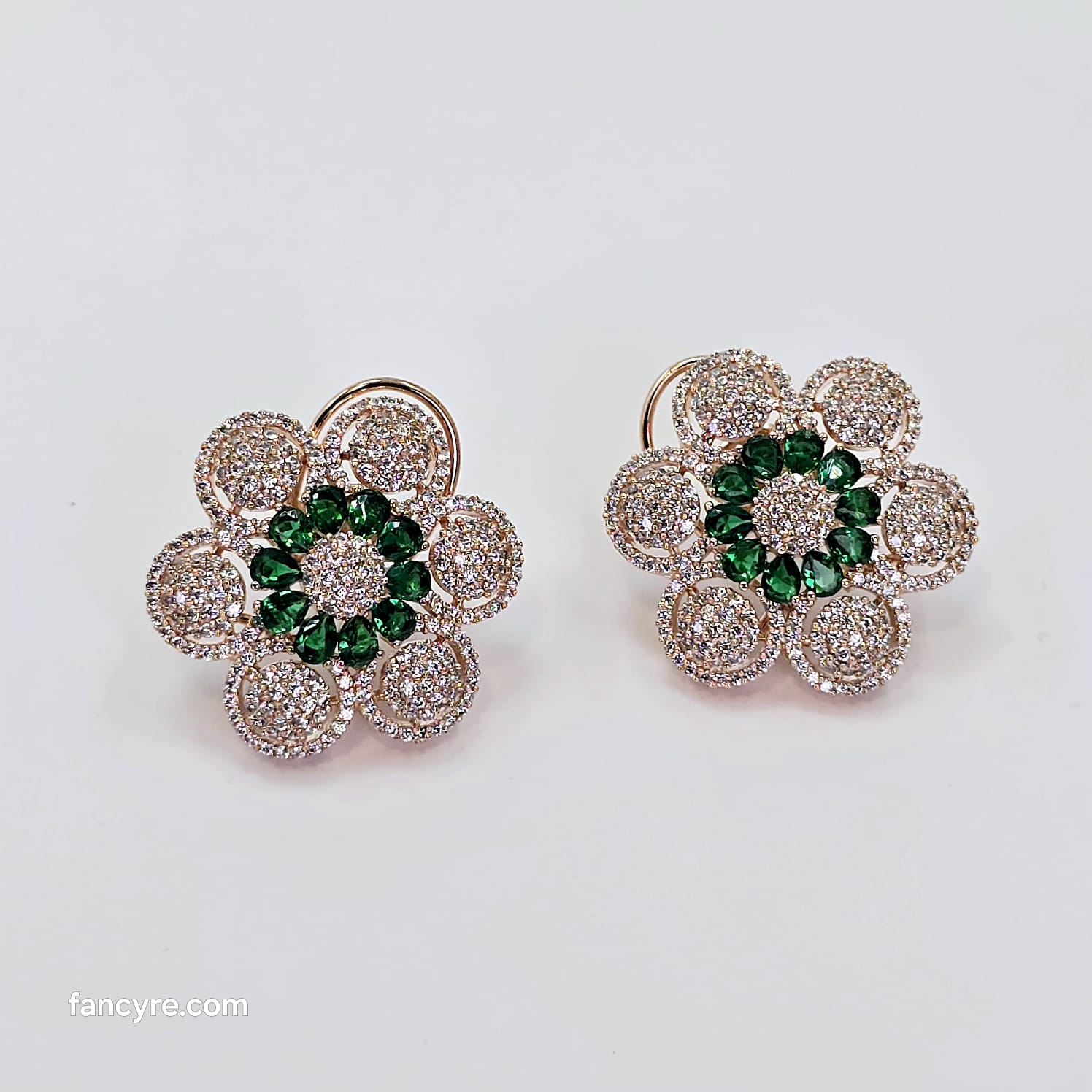 The Manroe Rosegold A.D Earring