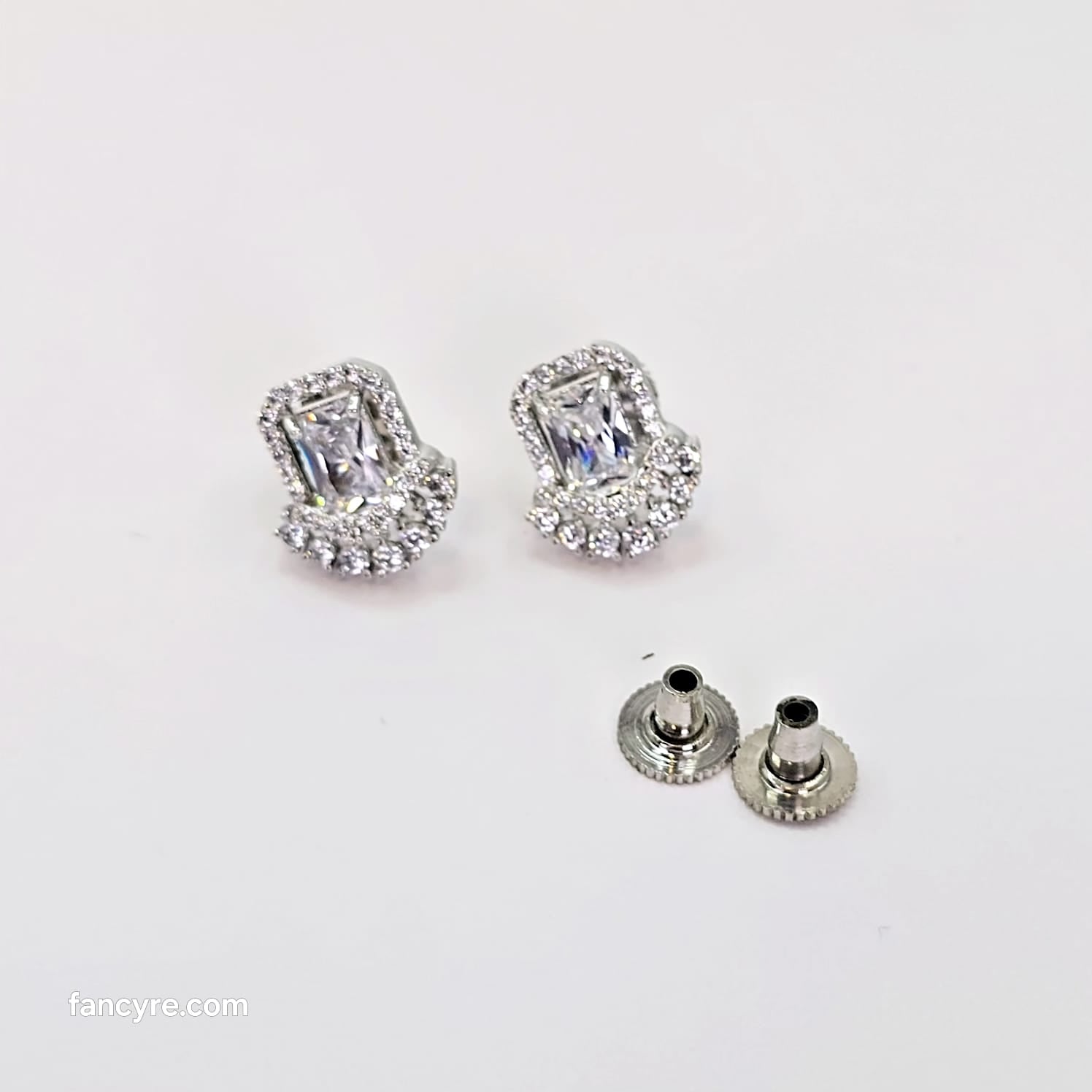 The Geneva Whitegold A.D Earring