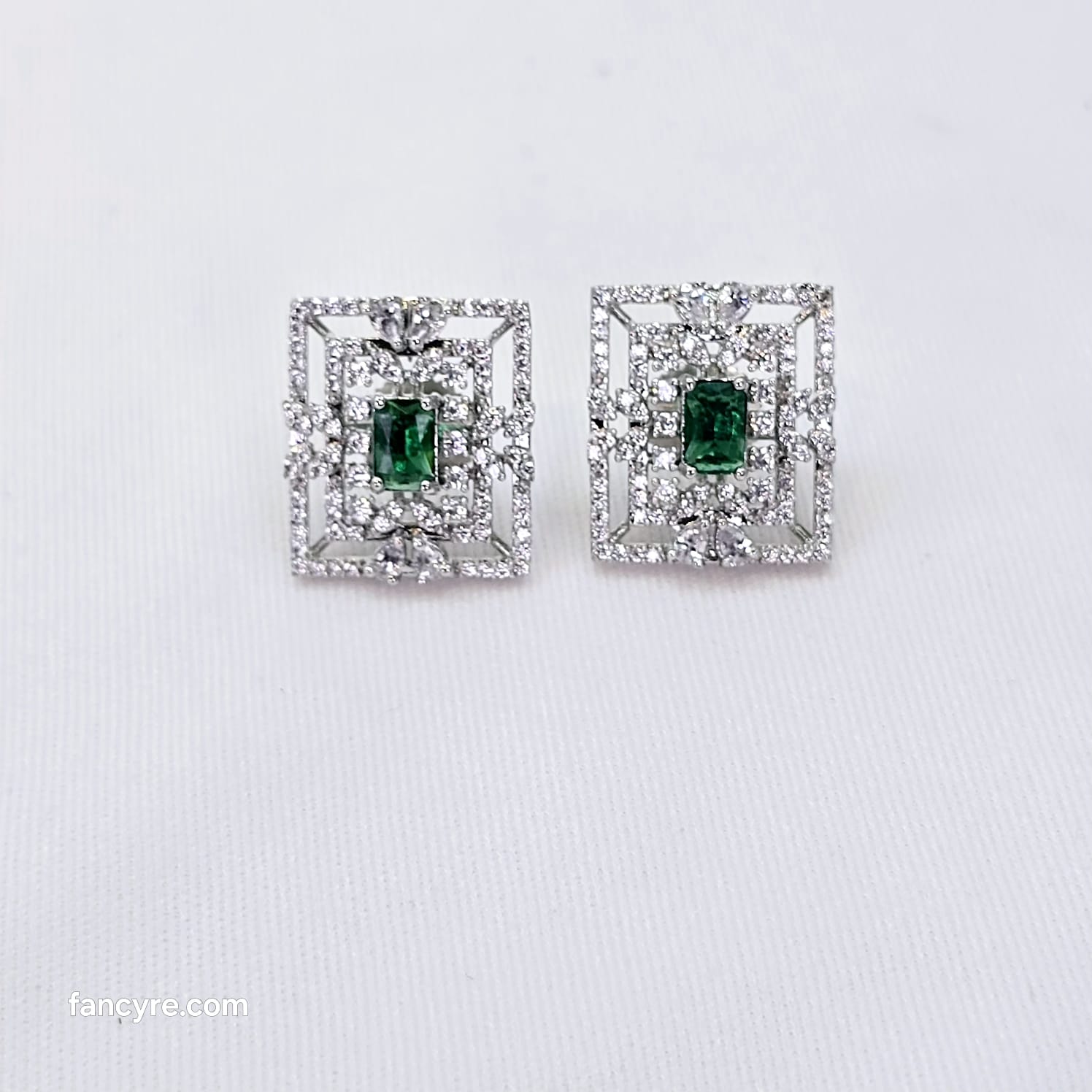 The Serra Whitegold A.D Earring