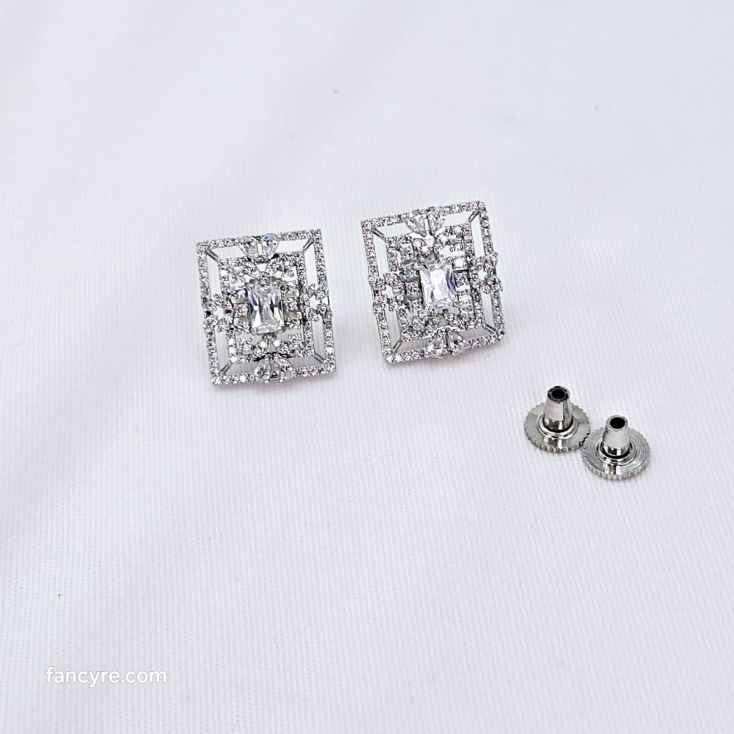 The Serra Whitegold A.D Earring
