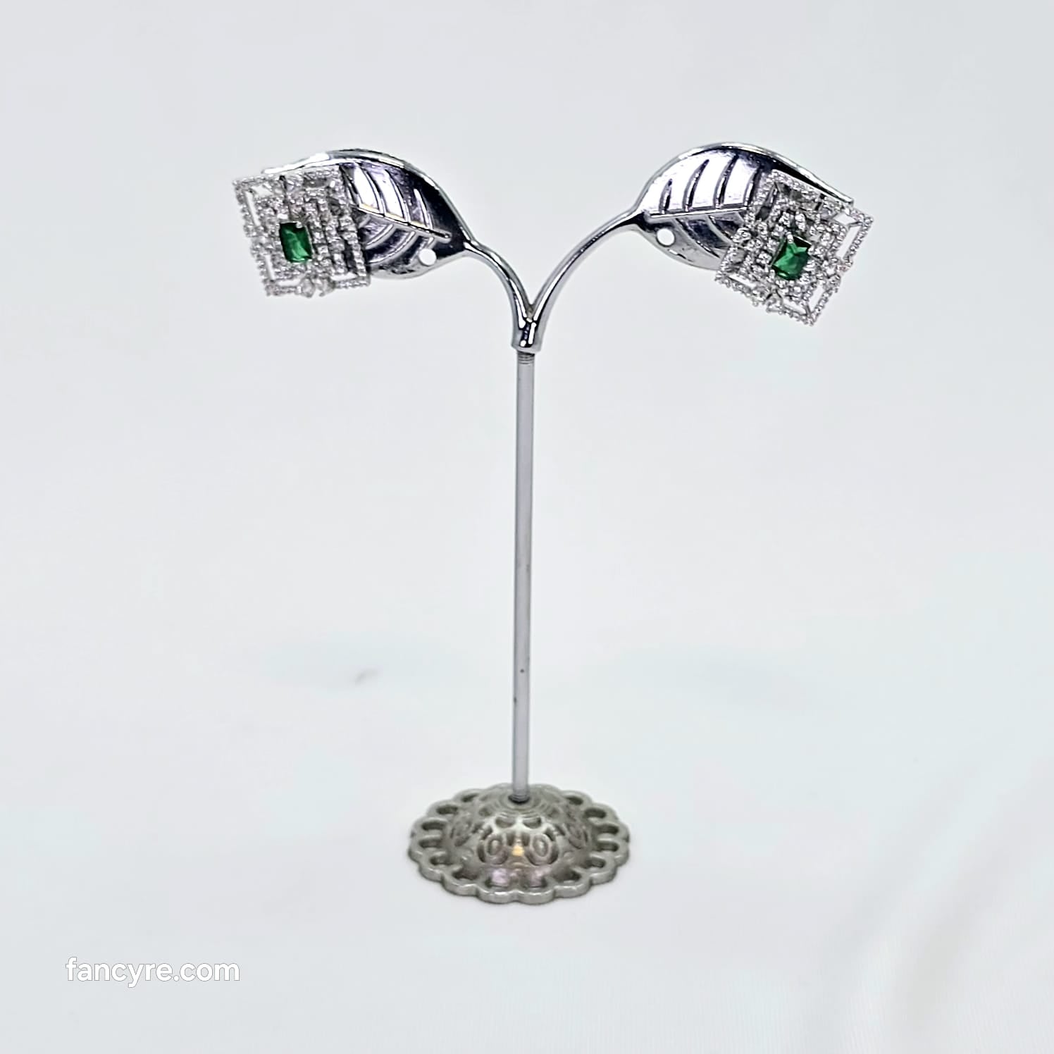The Serra Whitegold A.D Earring