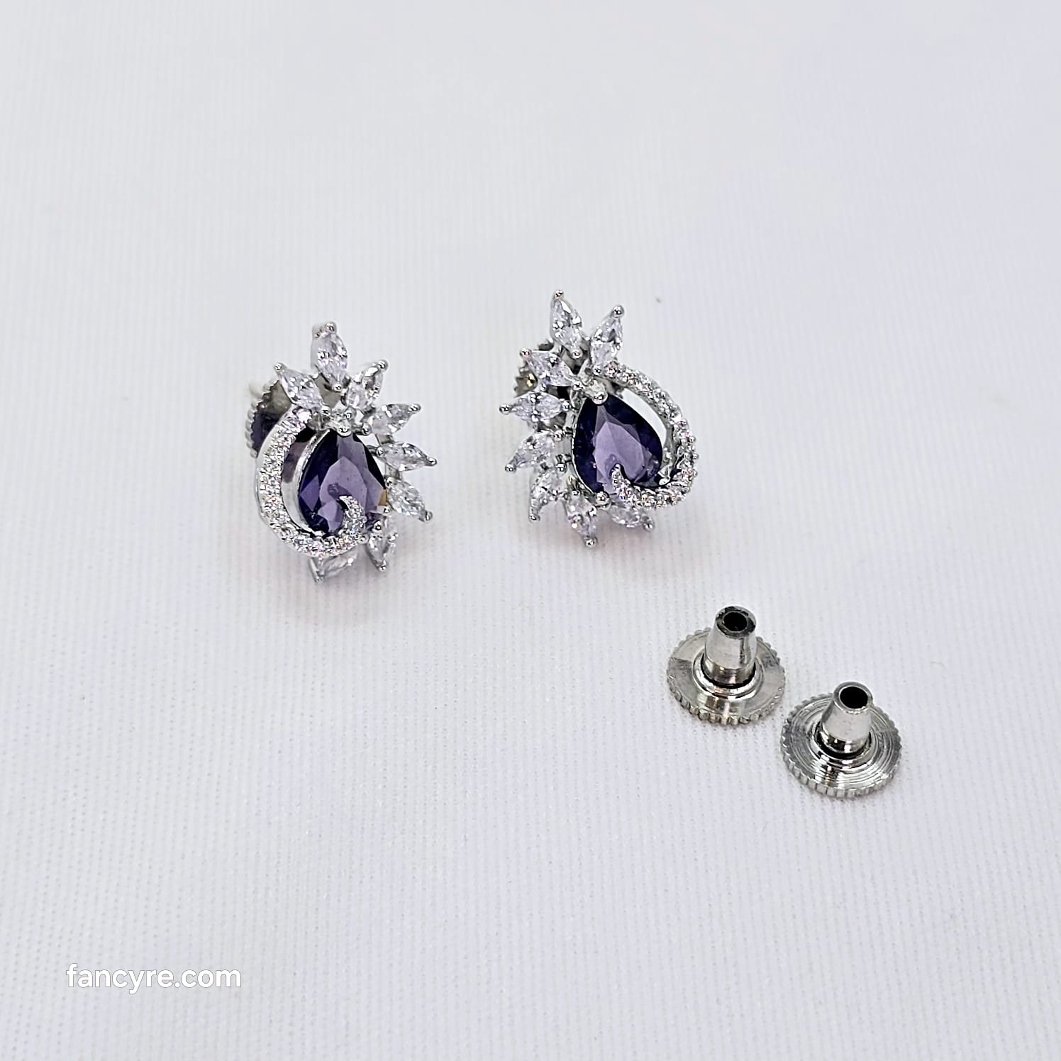The Leora Whitegold A.D Earring