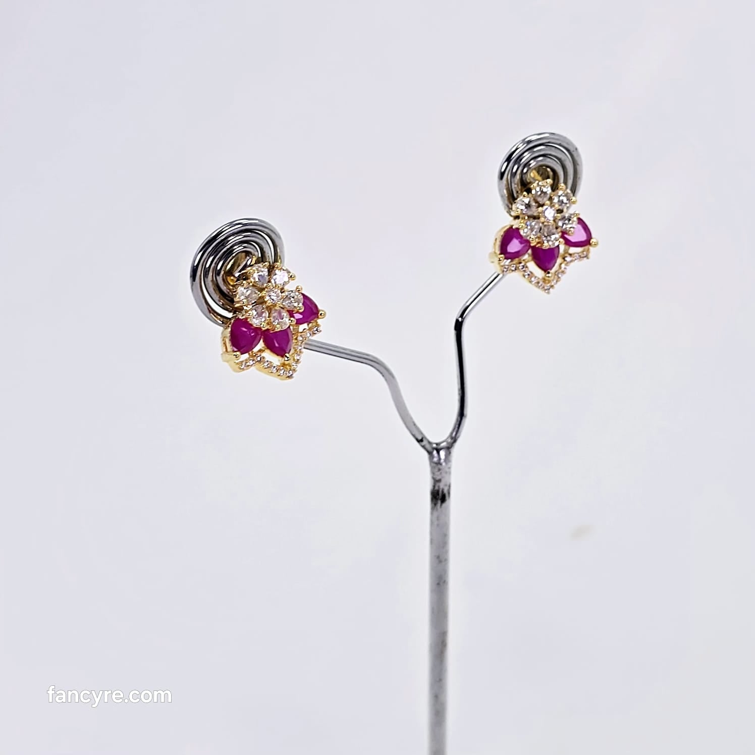 The Jerry Yellowgold A.D EArring
