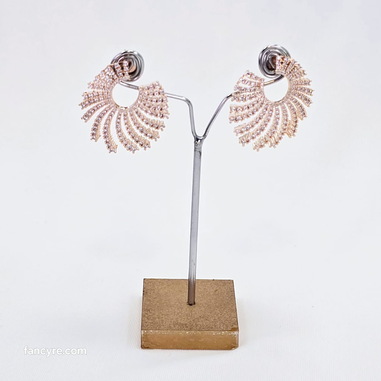 The Keynat Rosegold A.D Earring