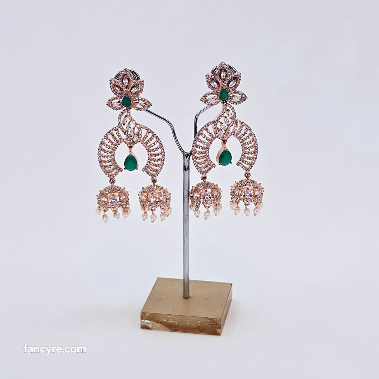 The Willa Rosegold A.D Earring