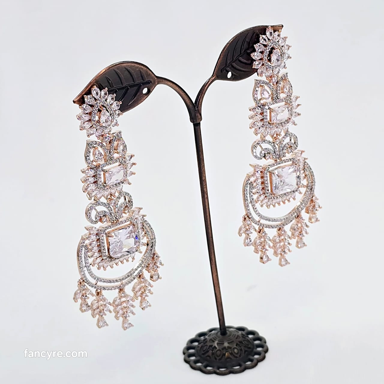 The Veleria Rosegold A.D Earring