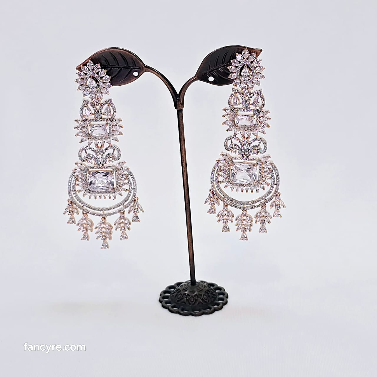 The Veleria Rosegold A.D Earring