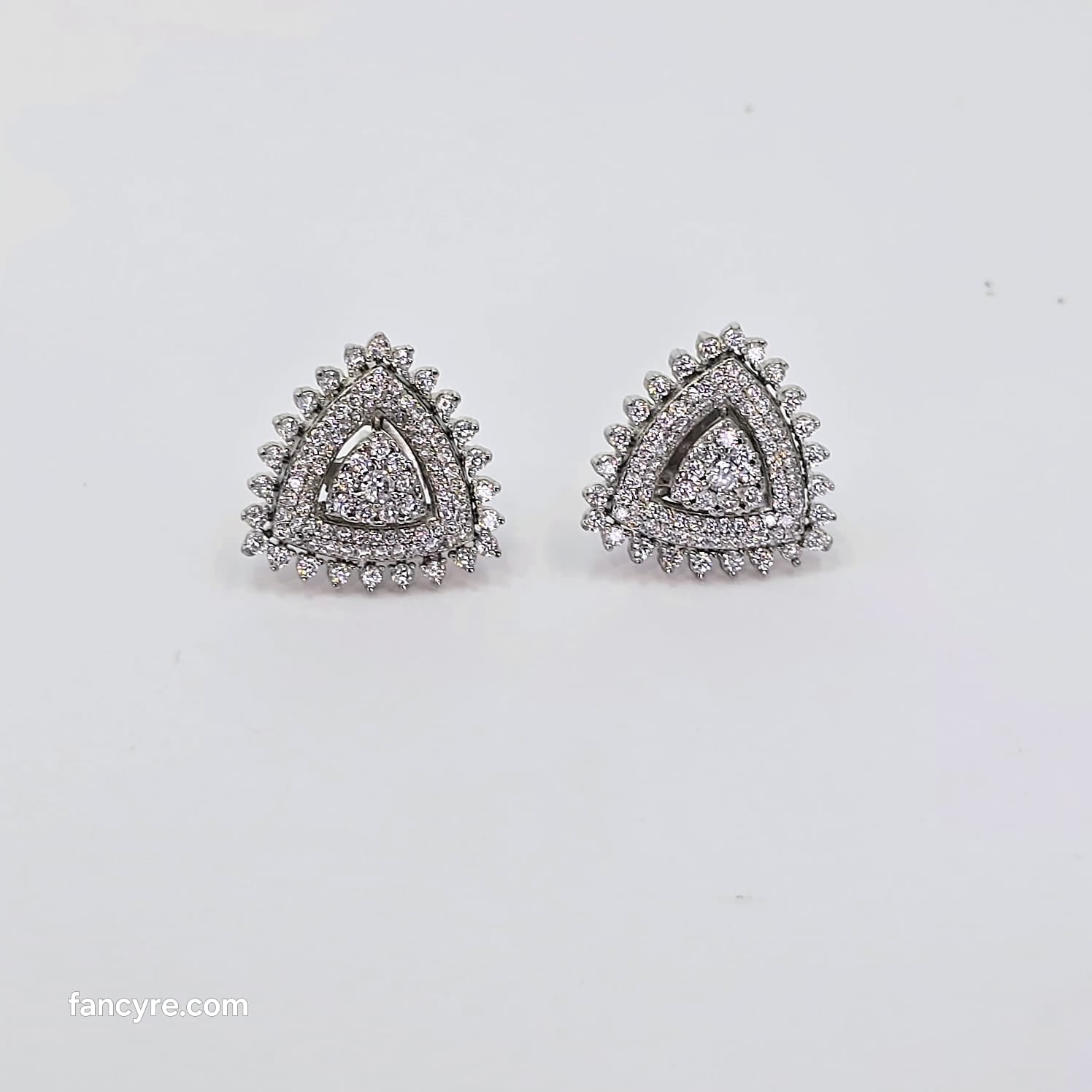 The Zehrin Whitegold A.D Earring