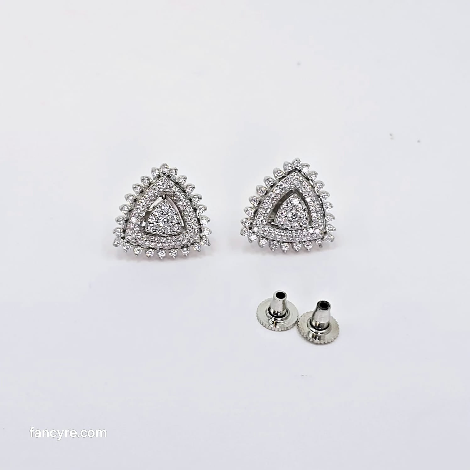 The Zehrin Whitegold A.D Earring