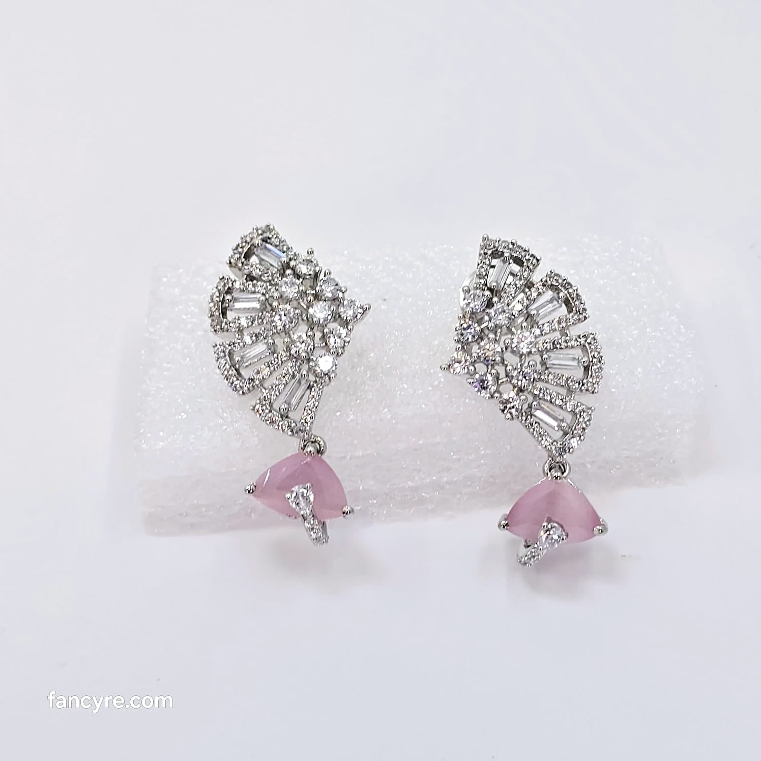The Afifa Whitegold A.D Earring