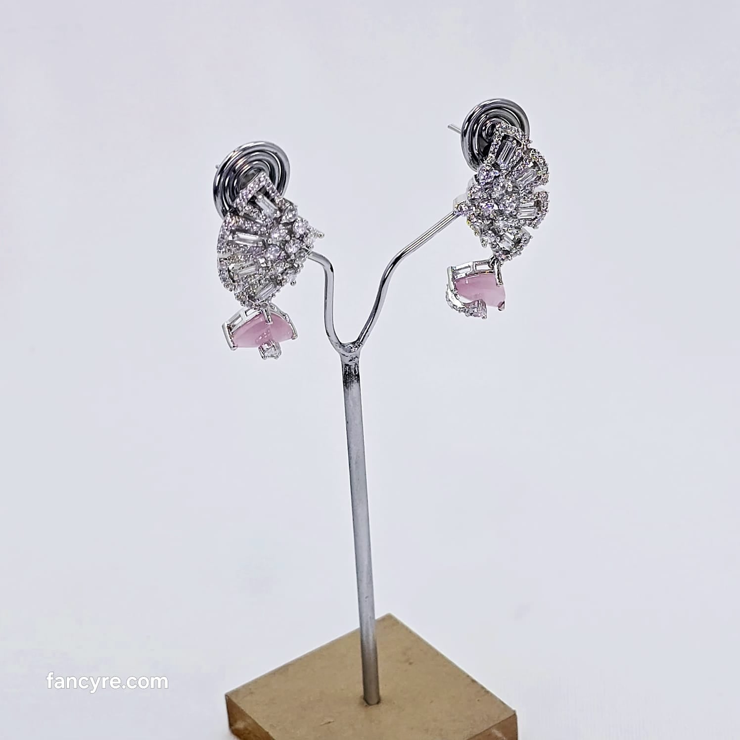 The Afifa Whitegold A.D Earring