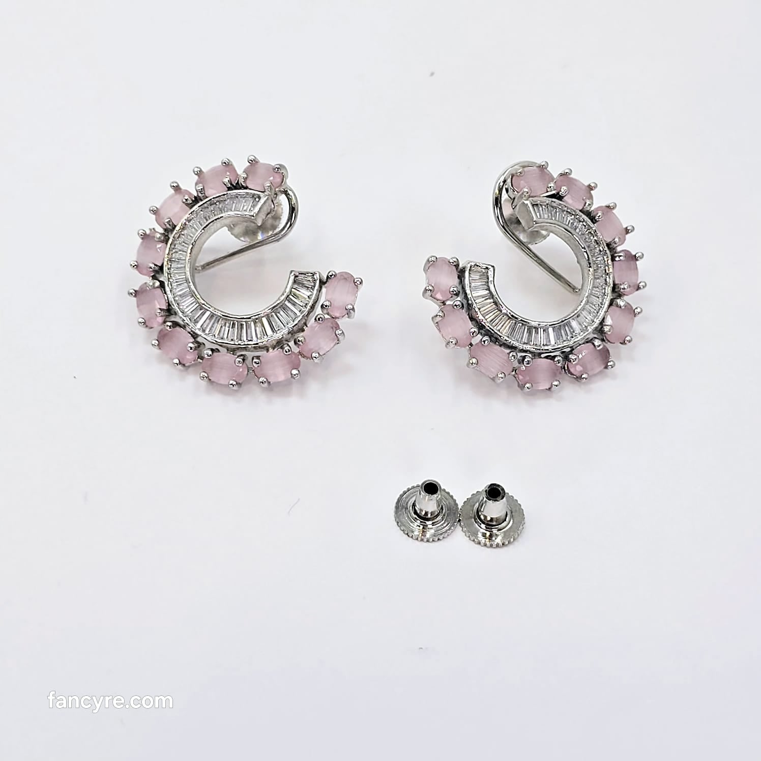 The Ulfu Whitegold A.D Earring