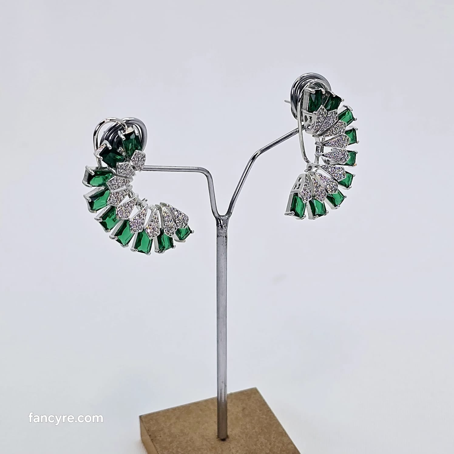 The Elisa Whitegold A.D Earring