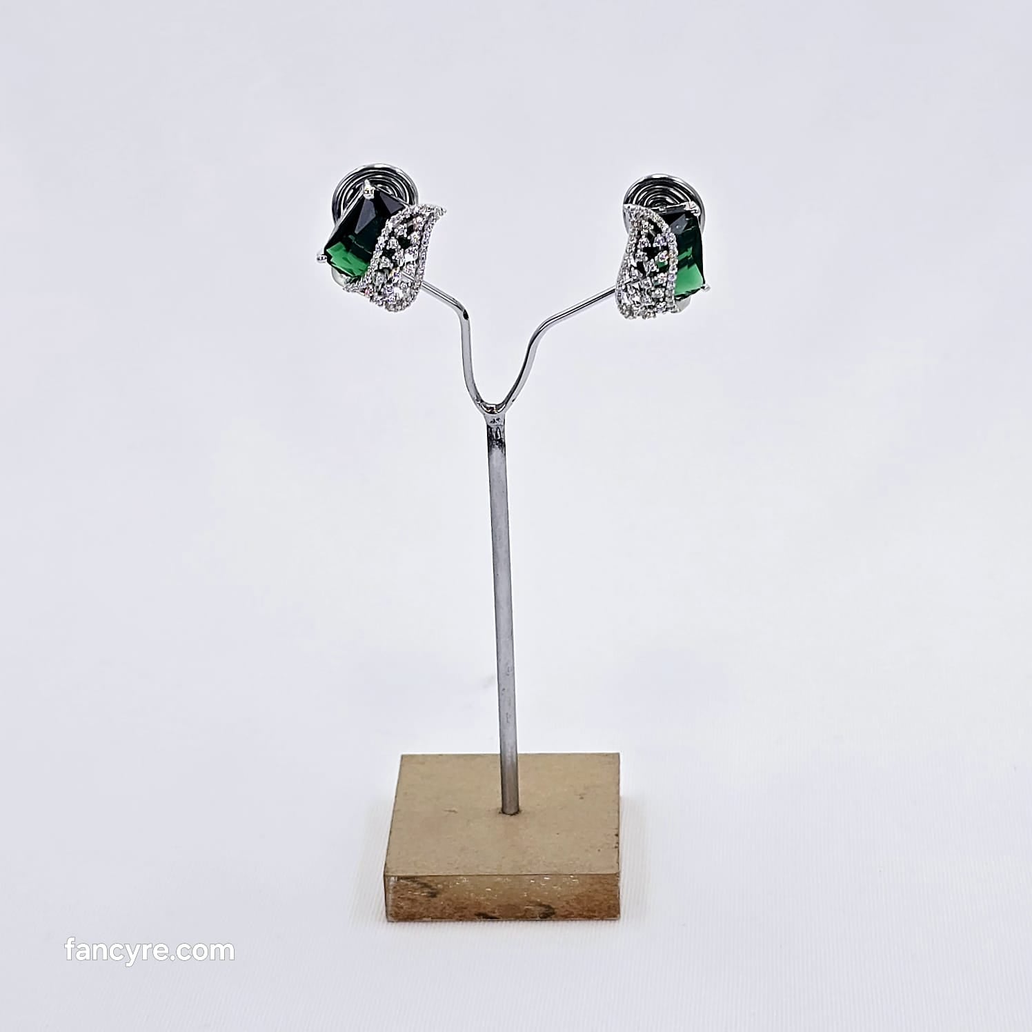 The Soren Whitegold A.D Earring
