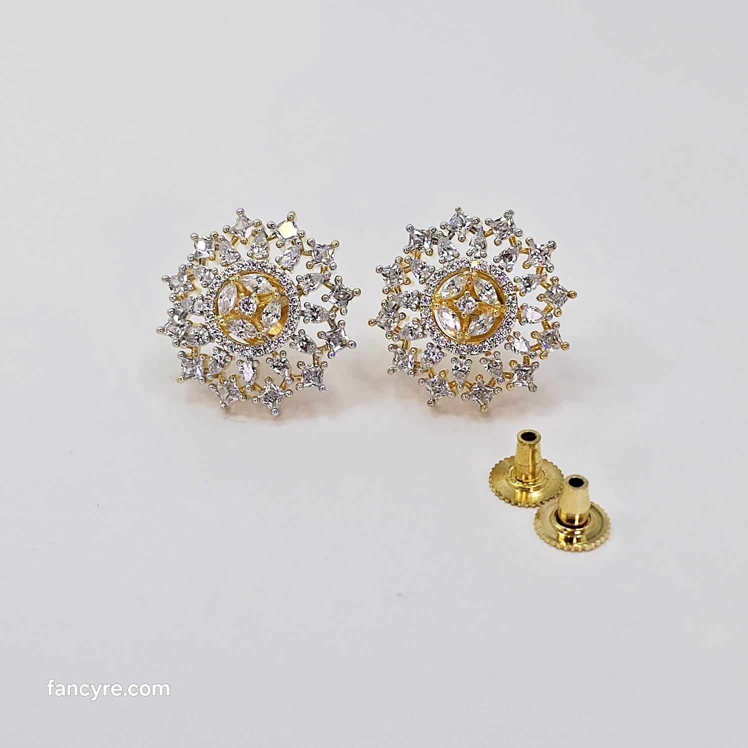 The Rory Yellowgold A.D Earring