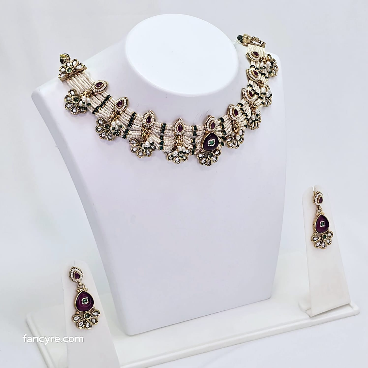 The Viha Rajwadi Necklace