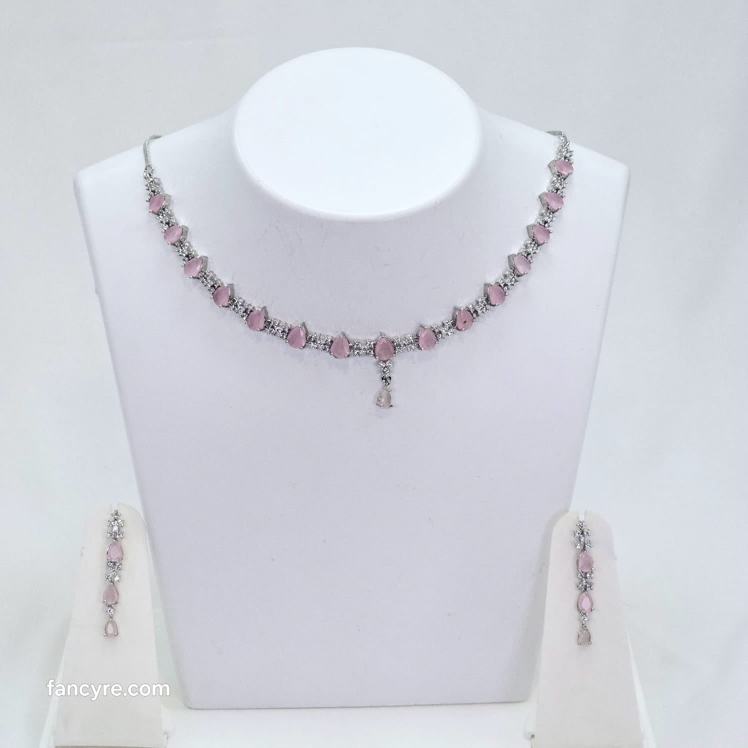 The Dacia Whitegold A.D Necklace