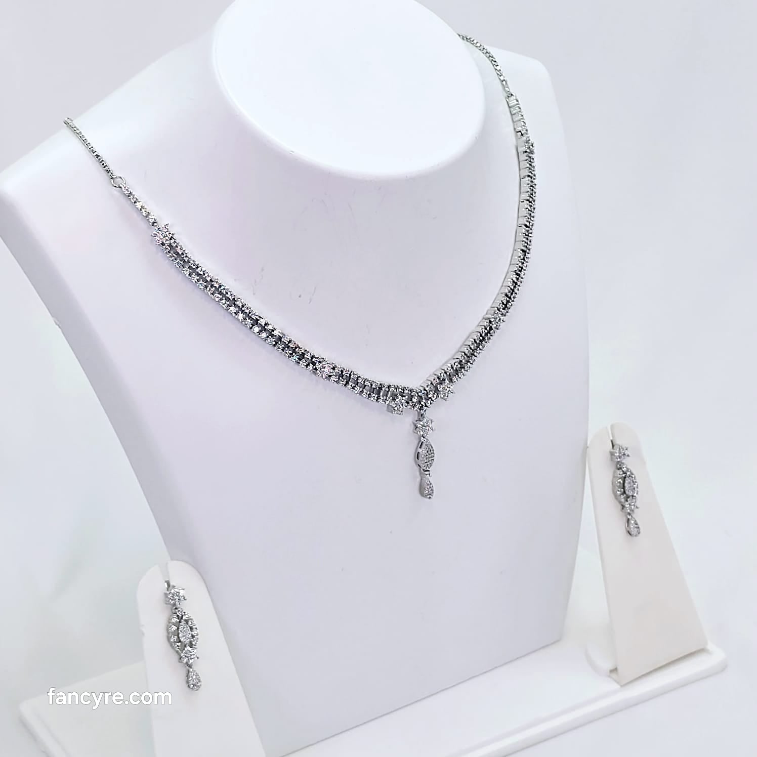 The Fiona Whitegold A.D Necklace