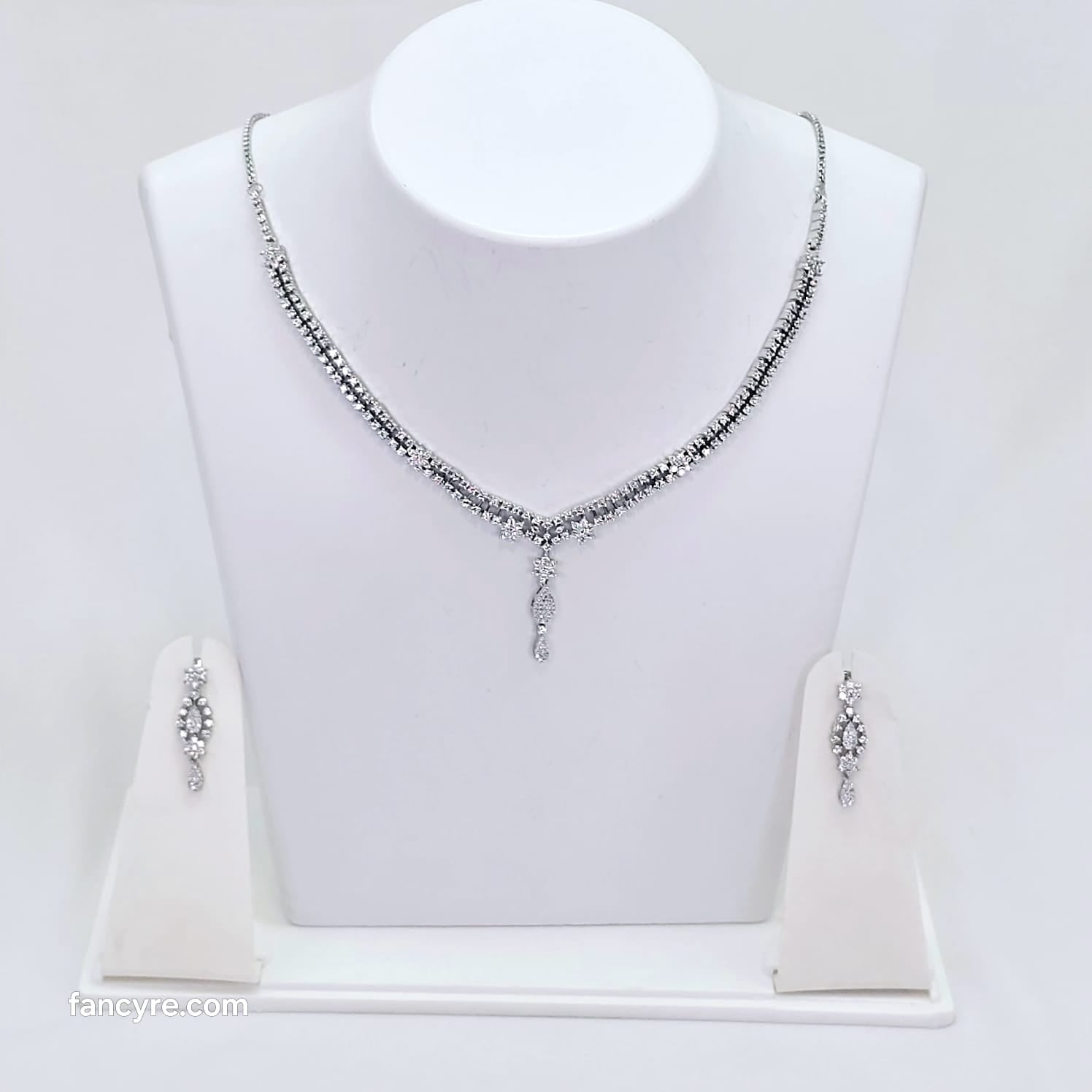 The Fiona Whitegold A.D Necklace