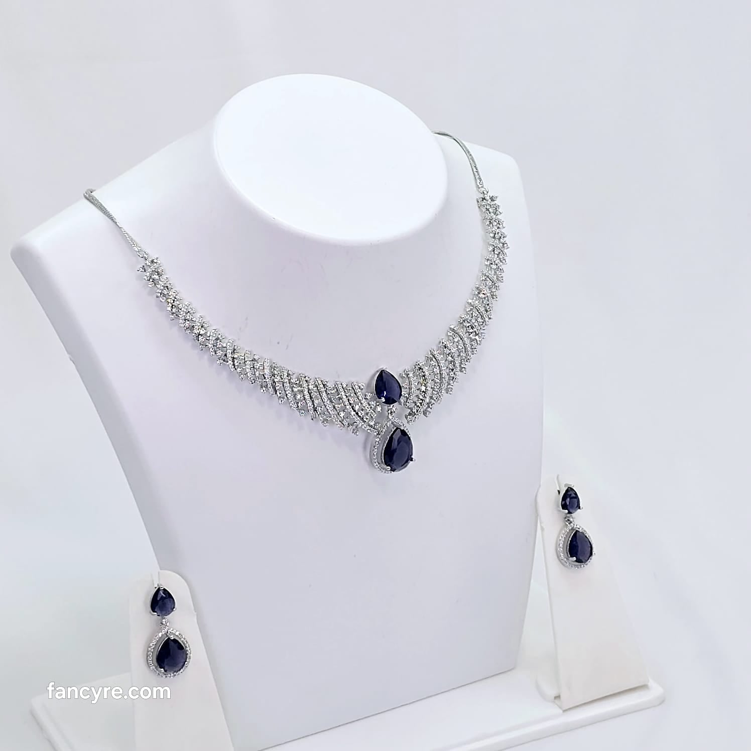The Danity Whitegold A.D Necklace