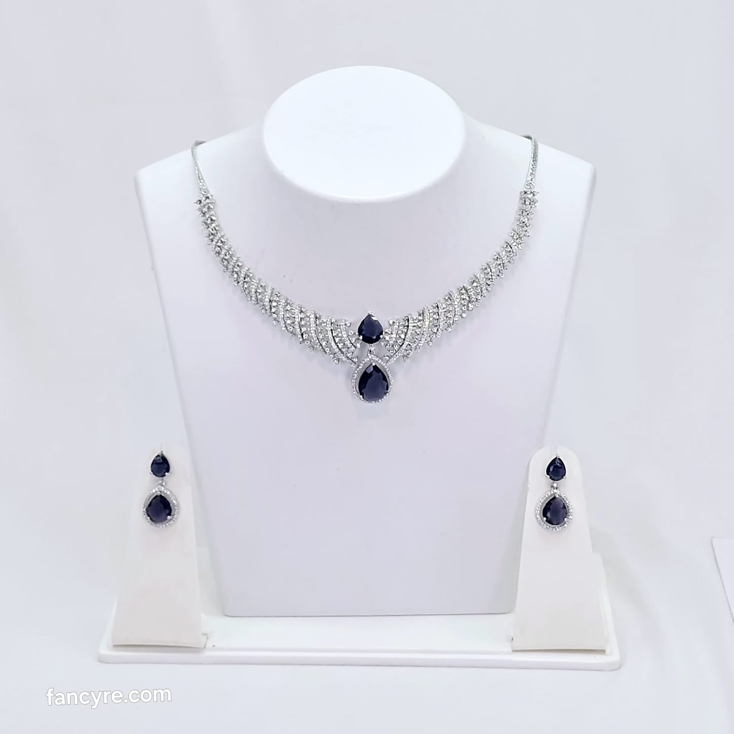 The Danity Whitegold A.D Necklace