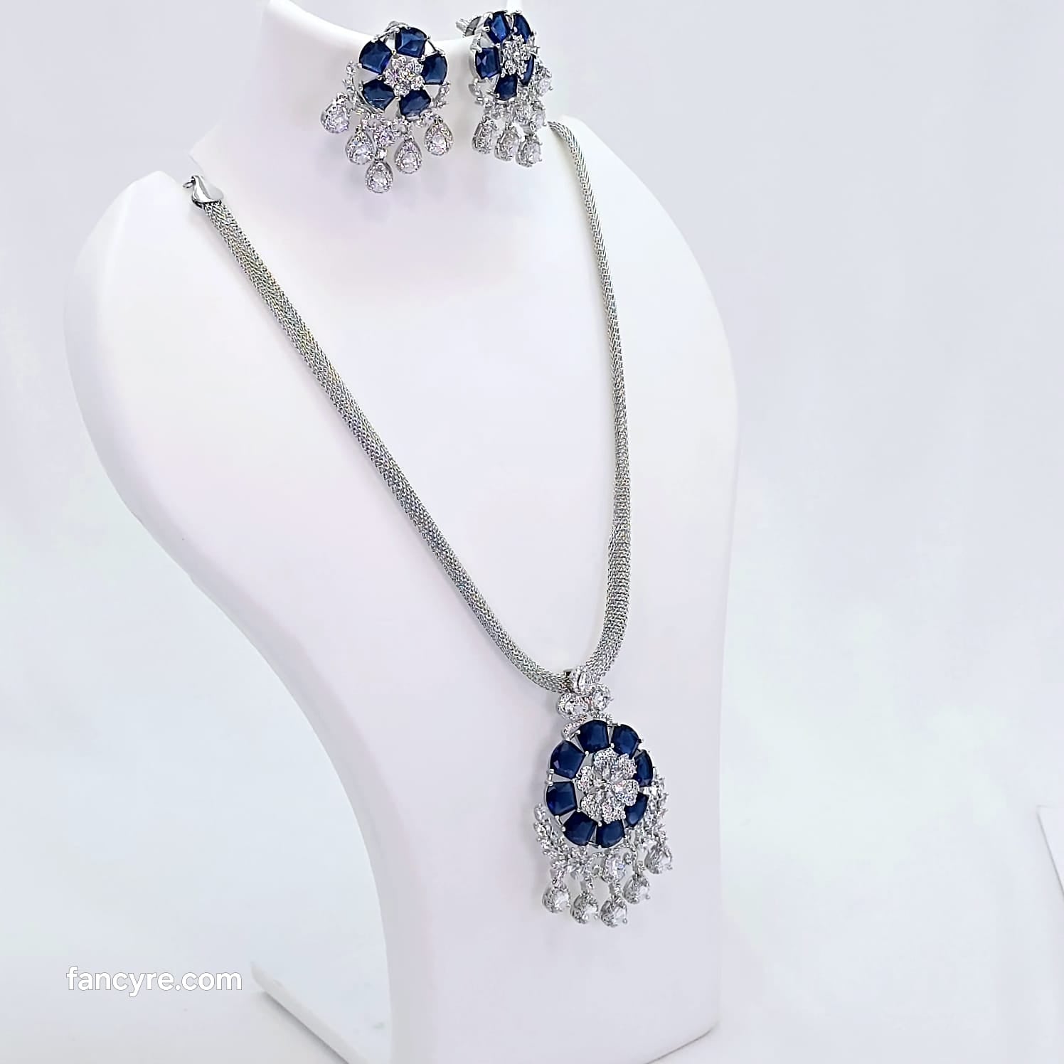 The Denny Whitegold A.D Necklace