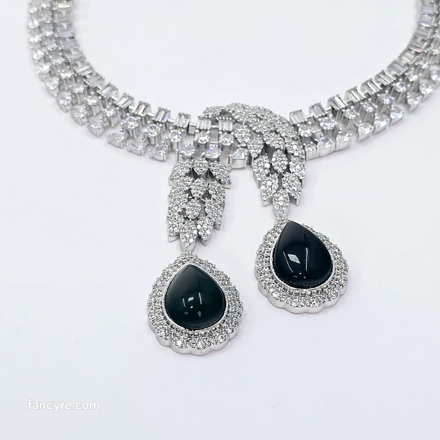 The Freya Whitegold A.D Necklace