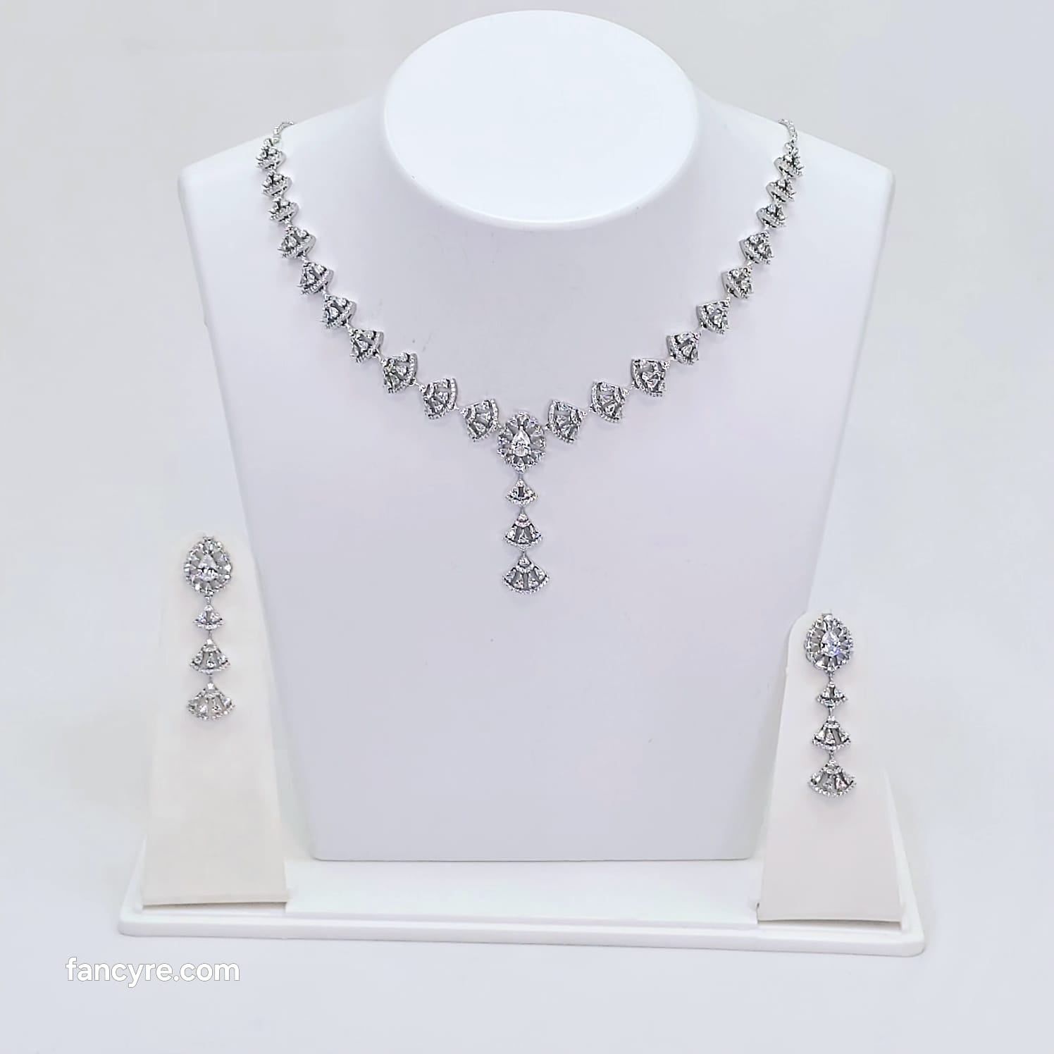 The Suki Whitegold A.D Necklace
