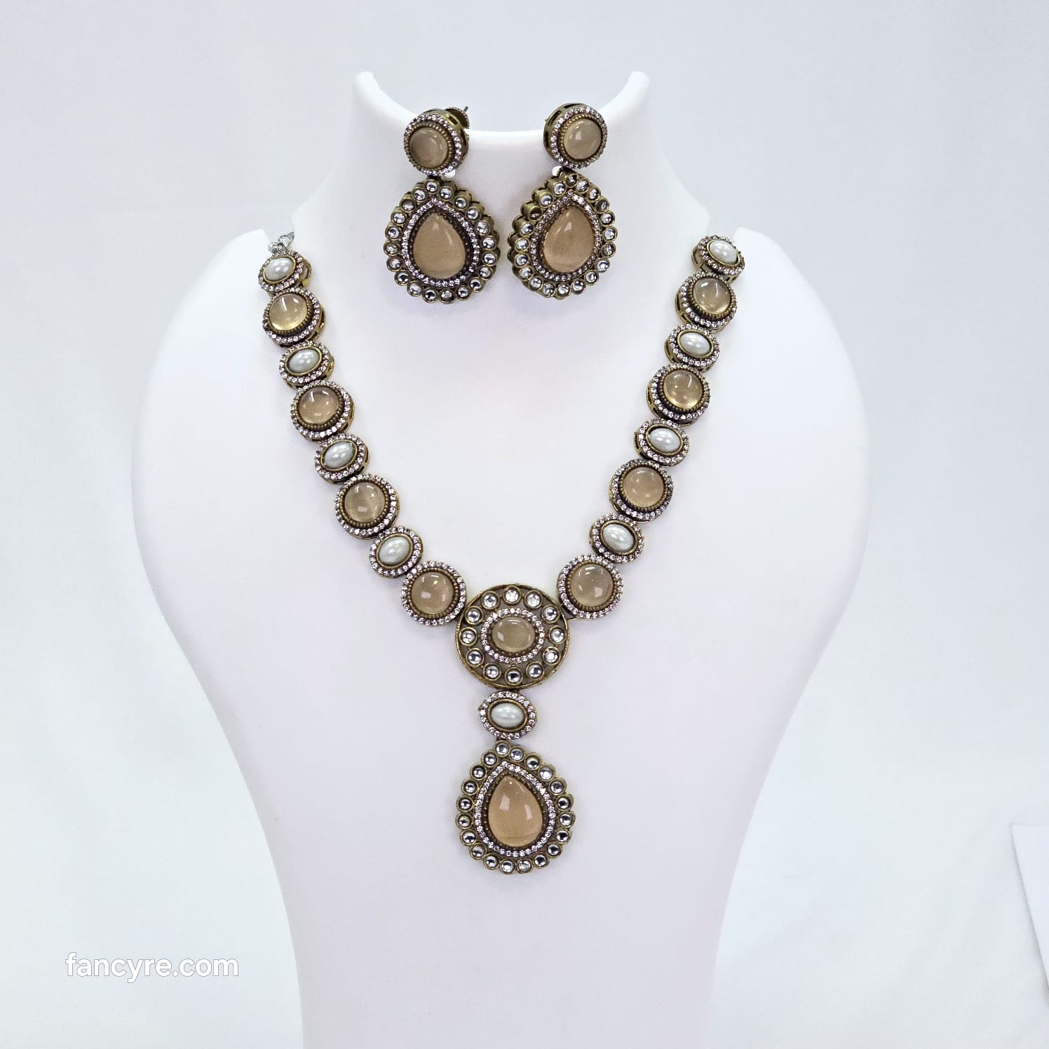 The Vicente Sabyasachi Necklace