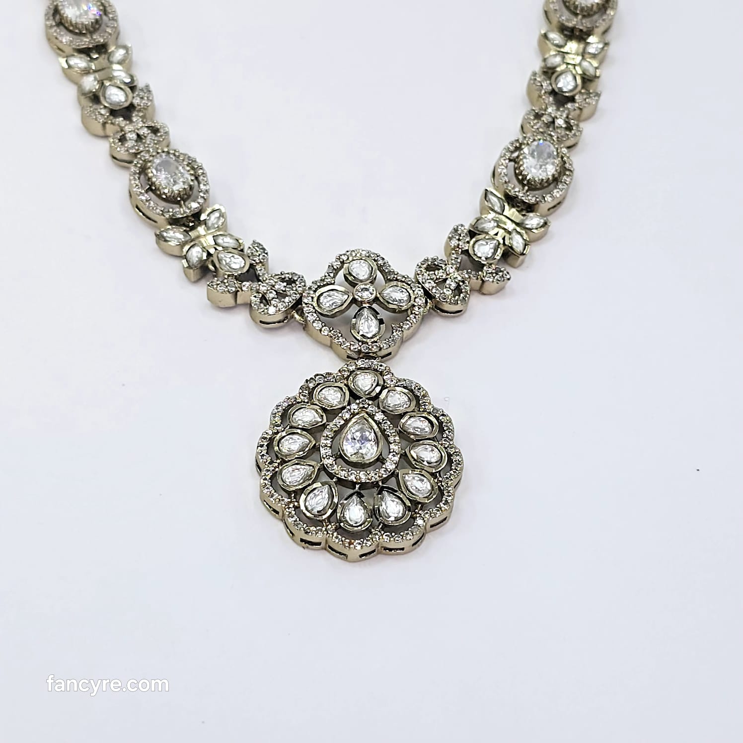The Delyn Victorian Polish Necklace