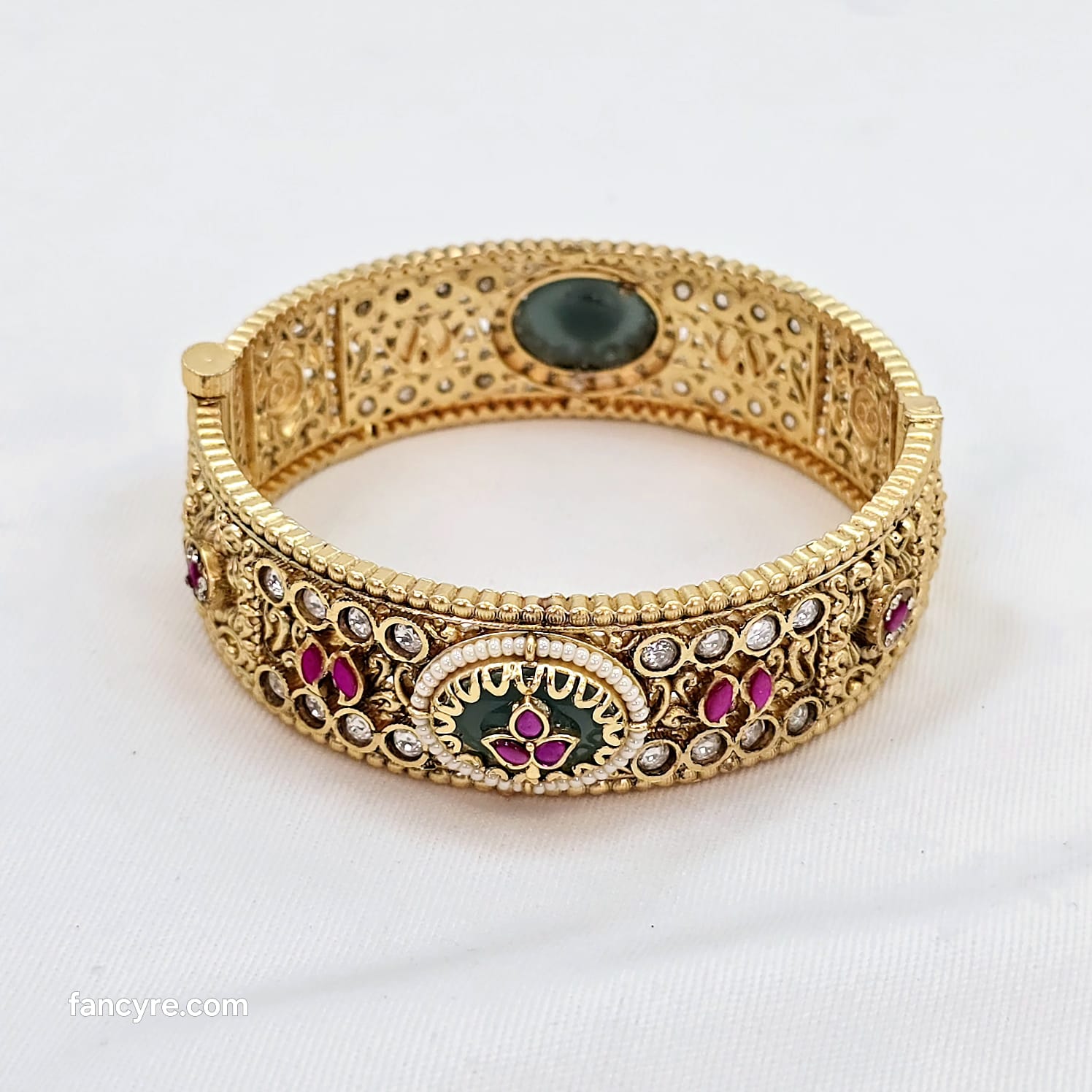 The Shri Rajwadi Bangle