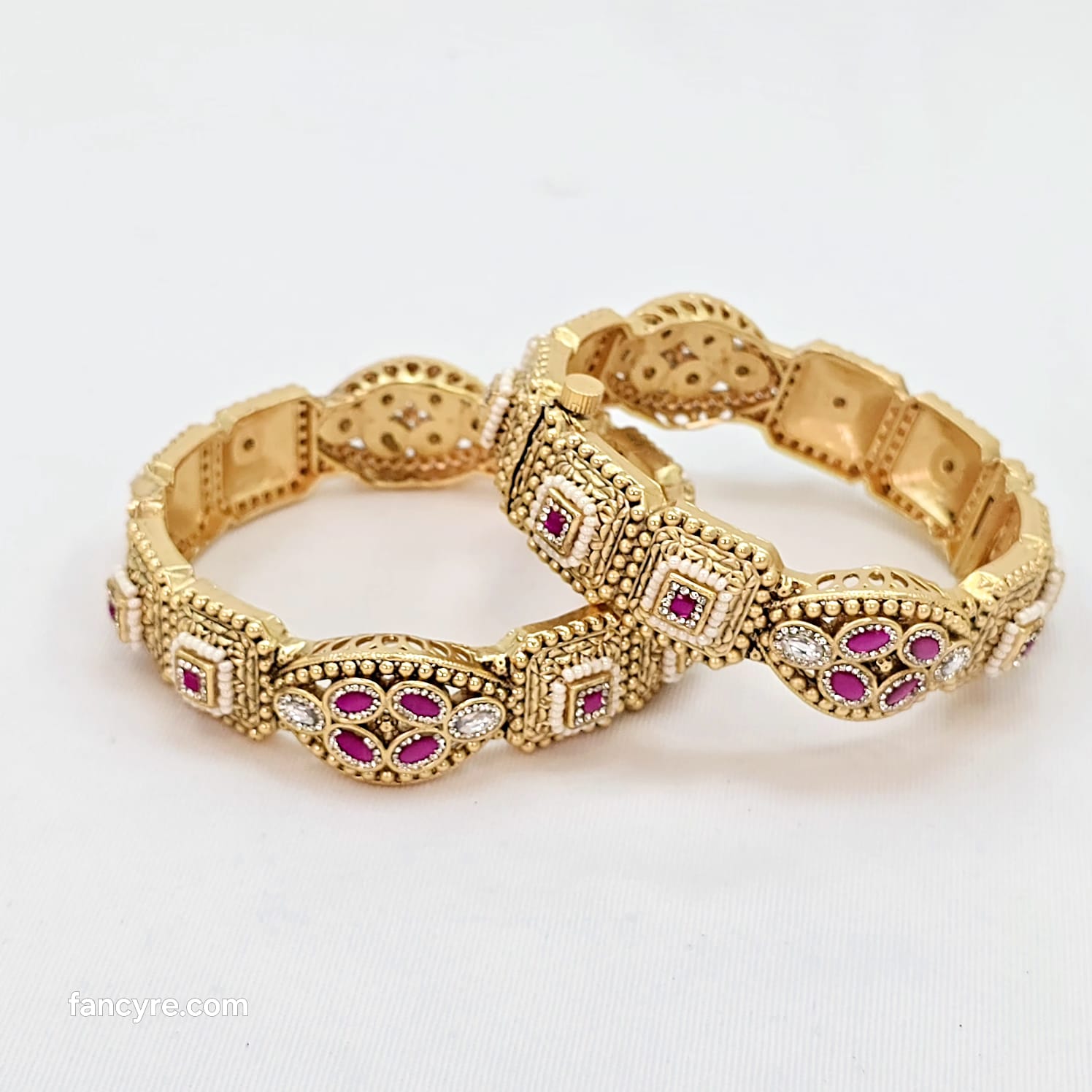 The Veda Rajwadi Bangle