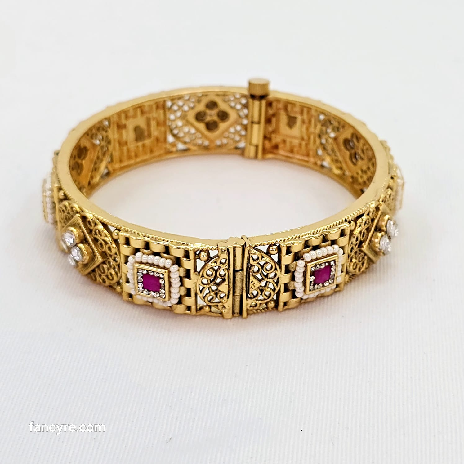 The Niha Rajwadi Bangle