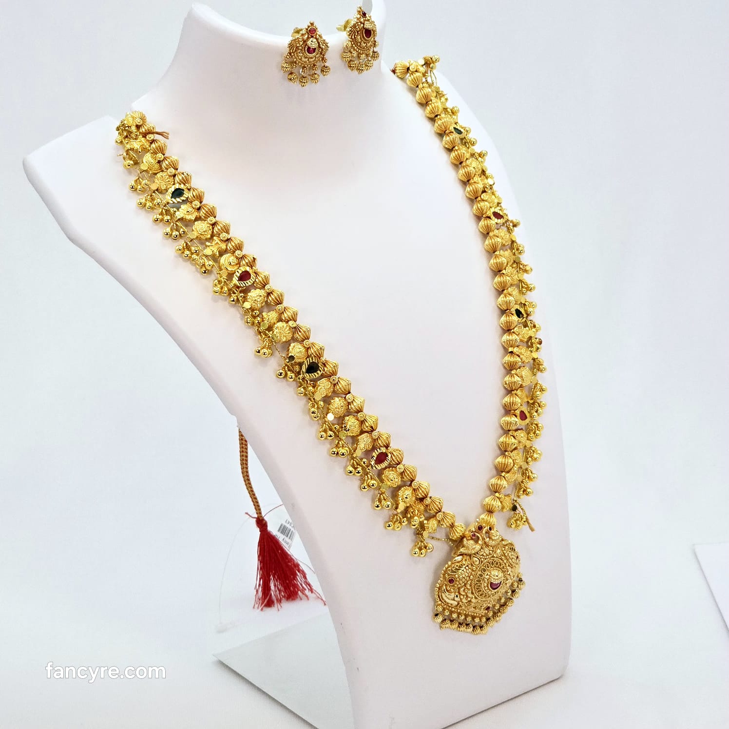 The Ashwika Antique Goldforming Saaj