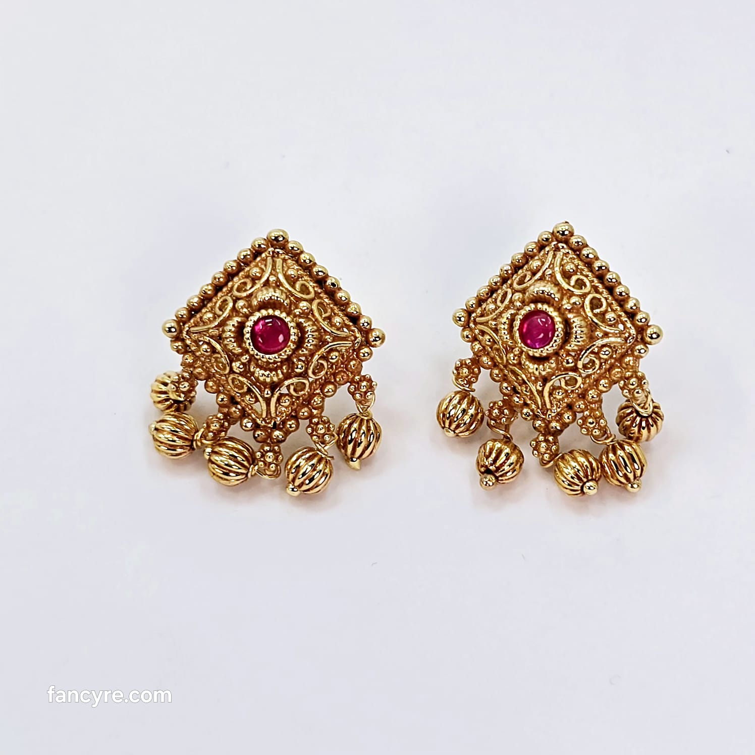 The Nilakshi Antique Goldforming Saaj
