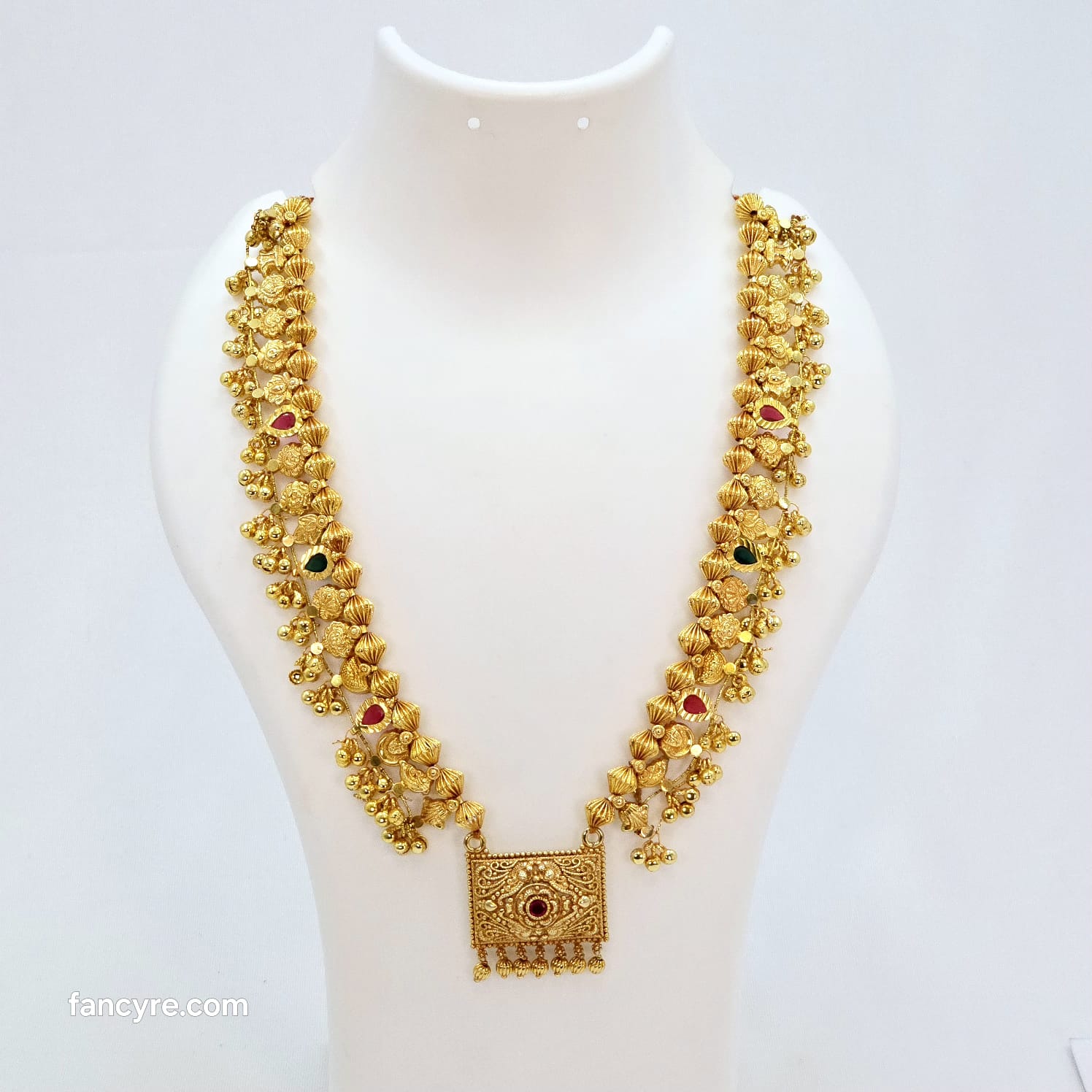 The Nilakshi Antique Goldforming Saaj